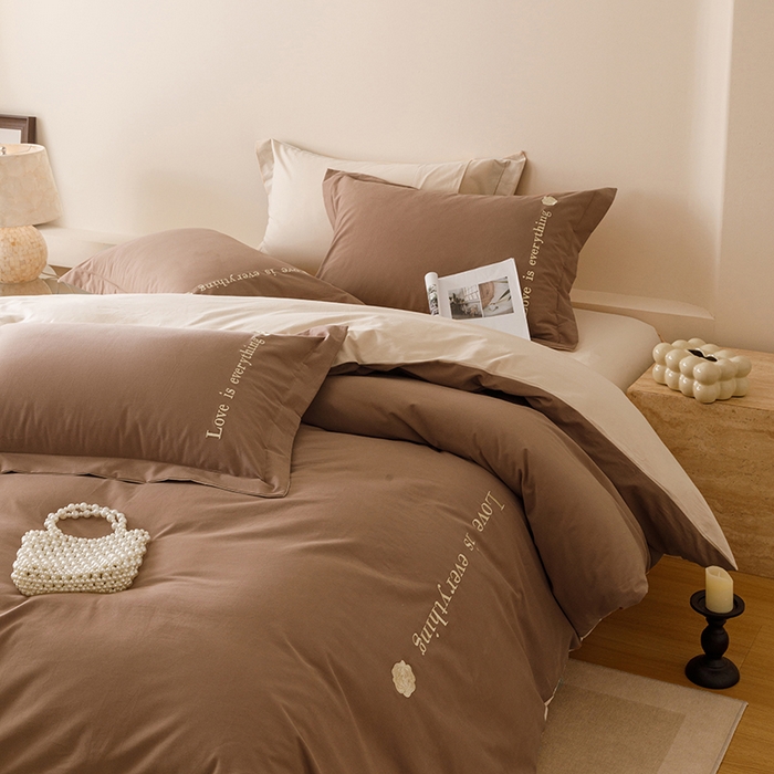 91家纺网 家纺一手货源 找家纺 艾莱家纺 2025新款A类新疆长绒棉加厚柔顺磨毛四件套--爱永恒系列 爱永恒-大地色