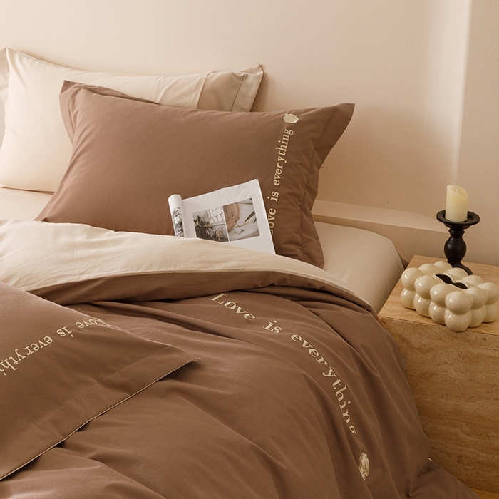 91家纺网 家纺一手货源 找家纺 艾莱家纺 2025新款A类新疆长绒棉加厚柔顺磨毛四件套--爱永恒系列 爱永恒-大地色