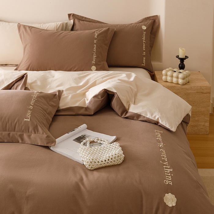 91家纺网 家纺一手货源 找家纺 艾莱家纺 2025新款A类新疆长绒棉加厚柔顺磨毛四件套--爱永恒系列 爱永恒-大地色