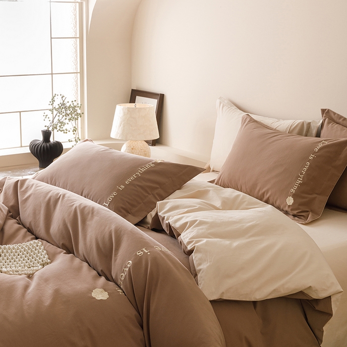 91家纺网 家纺一手货源 找家纺 艾莱家纺 2025新款A类新疆长绒棉加厚柔顺磨毛四件套--爱永恒系列 爱永恒-大地色