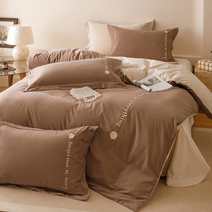 91家纺网 家纺一手货源 找家纺 艾莱家纺 2025新款A类新疆长绒棉加厚柔顺磨毛四件套--爱永恒系列 爱永恒-大地色