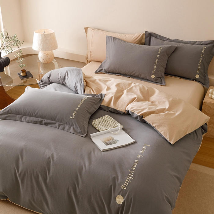 91家纺网 家纺一手货源 找家纺 艾莱家纺 2025新款A类新疆长绒棉加厚柔顺磨毛四件套--爱永恒系列 爱永恒-北欧灰