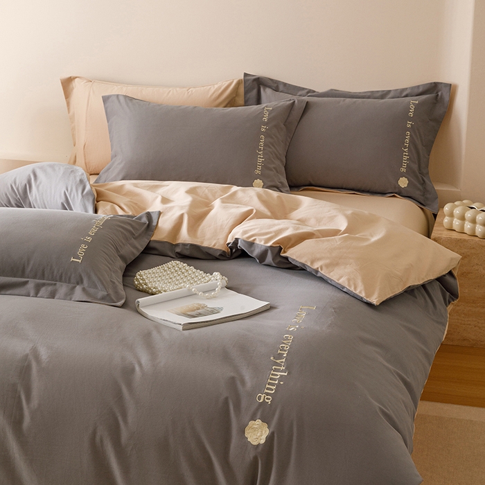 91家纺网 家纺一手货源 找家纺 艾莱家纺 2025新款A类新疆长绒棉加厚柔顺磨毛四件套--爱永恒系列 爱永恒-北欧灰