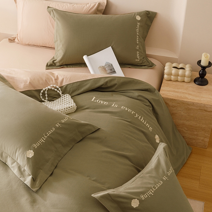 91家纺网 家纺一手货源 找家纺 艾莱家纺 2025新款A类新疆长绒棉加厚柔顺磨毛四件套--爱永恒系列 爱永恒-抹茶绿