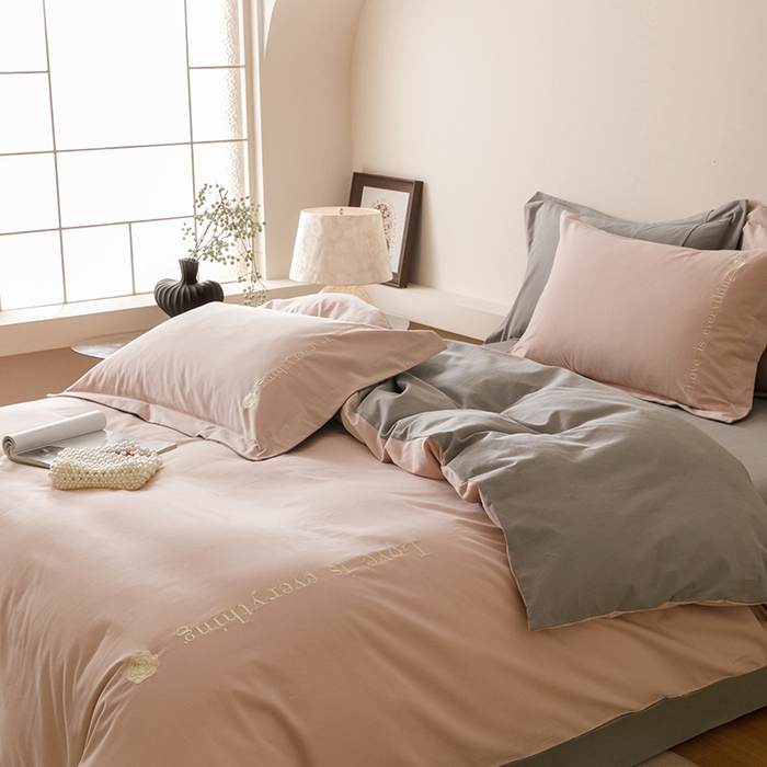 91家纺网 家纺一手货源 找家纺 艾莱家纺 2025新款A类新疆长绒棉加厚柔顺磨毛四件套--爱永恒系列 爱永恒-浅豆沙