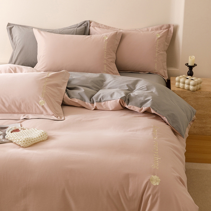 91家纺网 家纺一手货源 找家纺 艾莱家纺 2025新款A类新疆长绒棉加厚柔顺磨毛四件套--爱永恒系列 爱永恒-浅豆沙