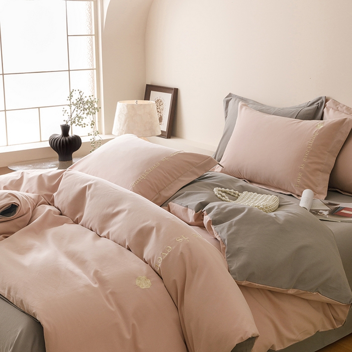 91家纺网 家纺一手货源 找家纺 艾莱家纺 2025新款A类新疆长绒棉加厚柔顺磨毛四件套--爱永恒系列 爱永恒-浅豆沙