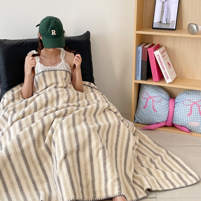 91家纺网 家纺一手货源 找家纺 （总）晚爱家纺（原晚安家居） 2025新款跨境暖羊绒双面绵羊绒沙发毯多功能盖毯