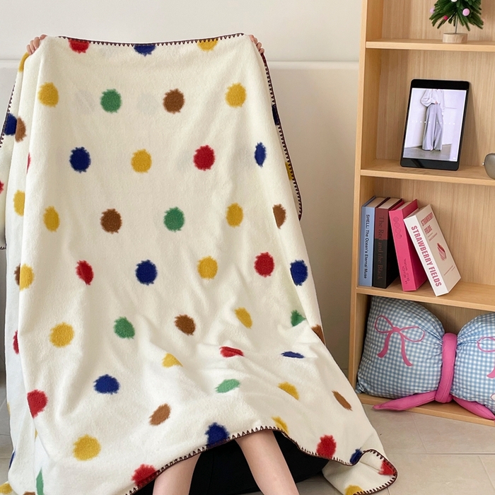 91家纺网 家纺一手货源 找家纺 晚爱家纺（原晚安家居） 2025新款跨境暖羊绒双面绵羊绒沙发毯多功能盖毯 彩波点