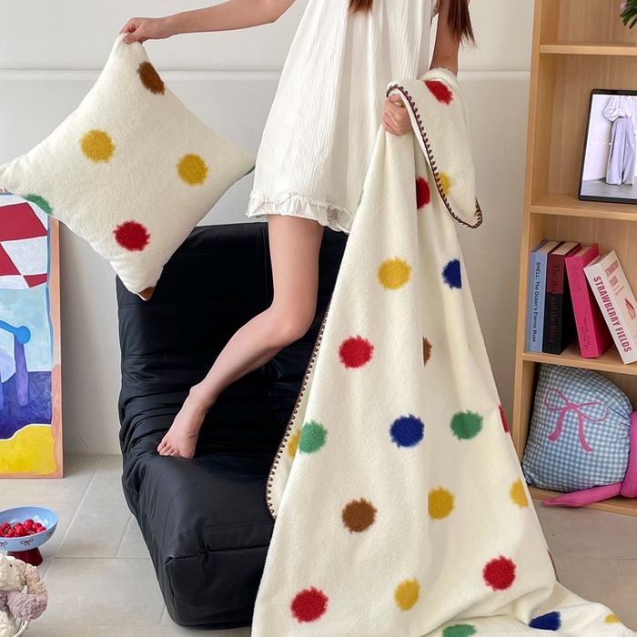 91家纺网 家纺一手货源 找家纺 晚爱家纺（原晚安家居） 2025新款跨境暖羊绒双面绵羊绒沙发毯多功能盖毯 彩波点