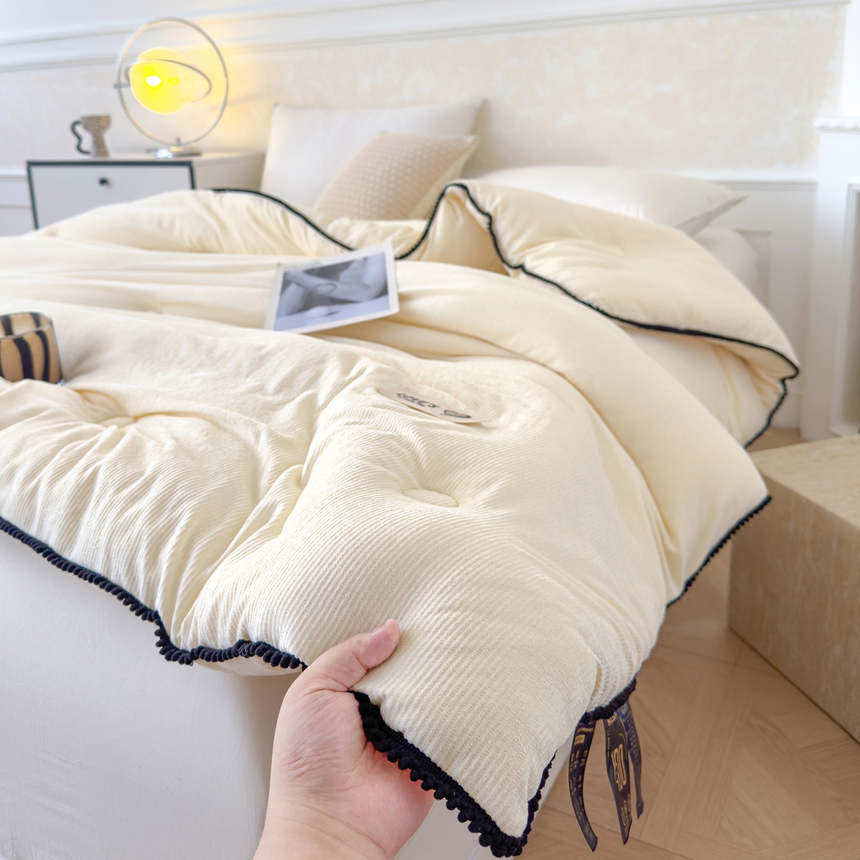 91家纺网 家纺一手货源 找家纺 蓝冰家纺 2025新款保暖雪尼绒大豆被冬被被子被芯 奶白色