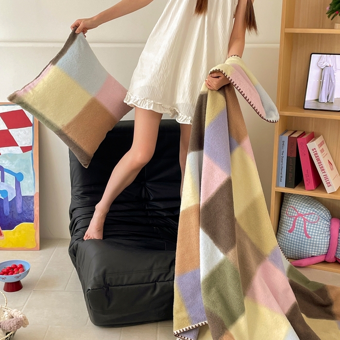 91家纺网 家纺一手货源 找家纺 晚爱家纺（原晚安家居） 2025新款跨境暖羊绒双面绵羊绒沙发毯多功能盖毯 糖块