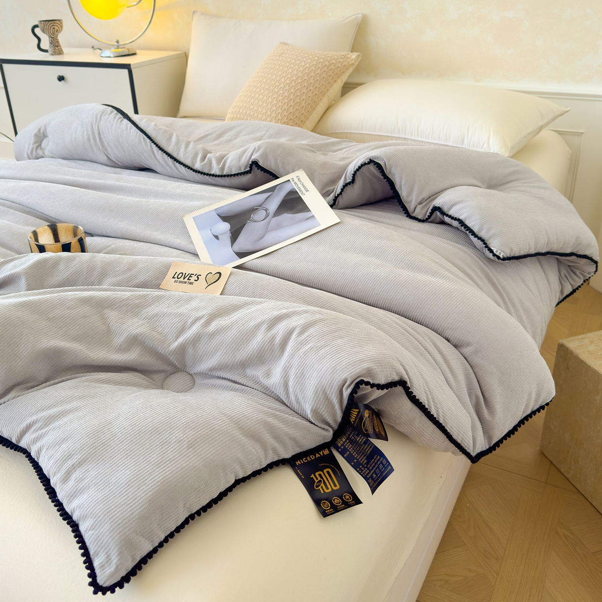 91家纺网 家纺一手货源 找家纺 蓝冰家纺 2025新款保暖雪尼绒大豆被冬被被子被芯 典雅灰