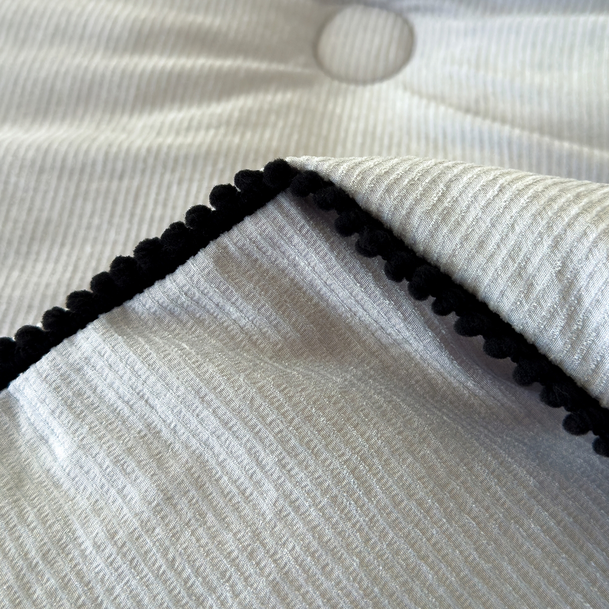 91家纺网 家纺一手货源 找家纺 蓝冰家纺 2025新款保暖雪尼绒大豆被冬被被子被芯 典雅灰