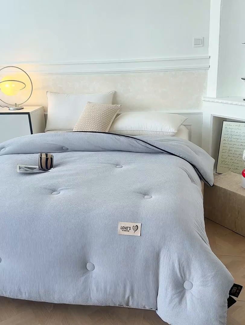 91家纺网 家纺一手货源 找家纺 蓝冰家纺 2025新款保暖雪尼绒大豆被冬被被子被芯 典雅灰