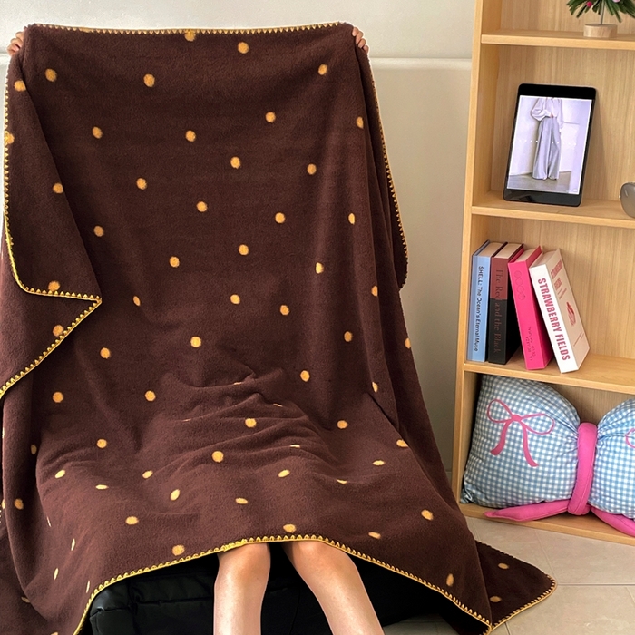 91家纺网 家纺一手货源 找家纺 晚爱家纺（原晚安家居） 2025新款跨境暖羊绒双面绵羊绒沙发毯多功能盖毯 咖波点