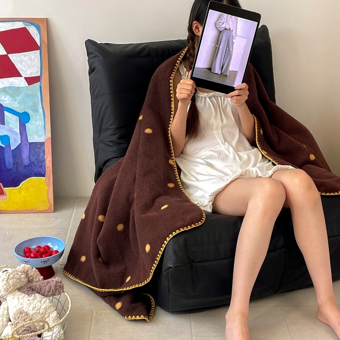 91家纺网 家纺一手货源 找家纺 晚爱家纺（原晚安家居） 2025新款跨境暖羊绒双面绵羊绒沙发毯多功能盖毯 咖波点