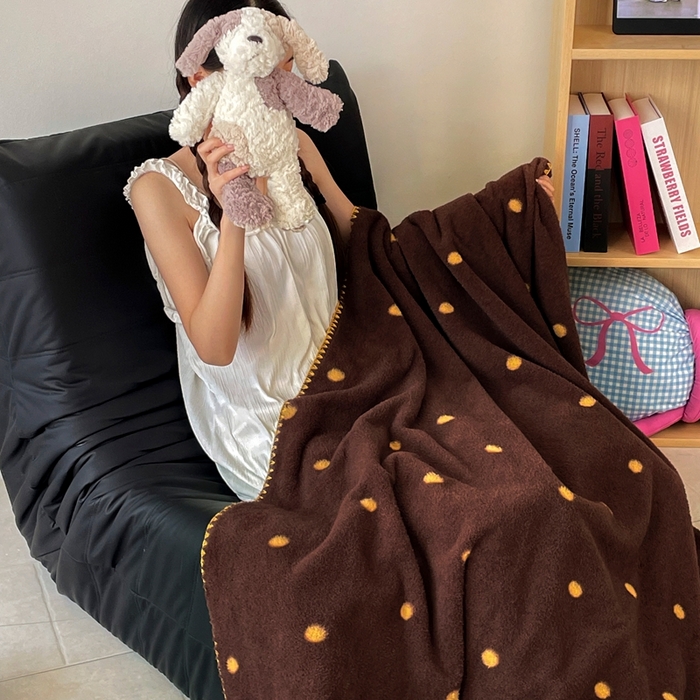 91家纺网 家纺一手货源 找家纺 晚爱家纺（原晚安家居） 2025新款跨境暖羊绒双面绵羊绒沙发毯多功能盖毯 咖波点