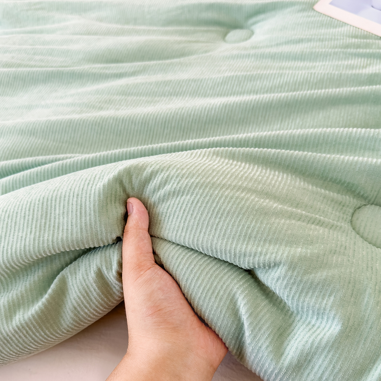 91家纺网 家纺一手货源 找家纺 蓝冰家纺 2025新款保暖雪尼绒大豆被冬被被子被芯 墨绿色