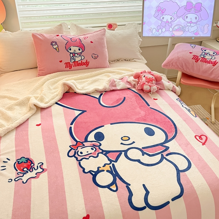 91家纺网 家纺一手货源 找家纺 金爱家 2025新款卡通多功能牛奶绒羊羔绒毛毯 羊羔绒-草莓冰淇淋美乐蒂