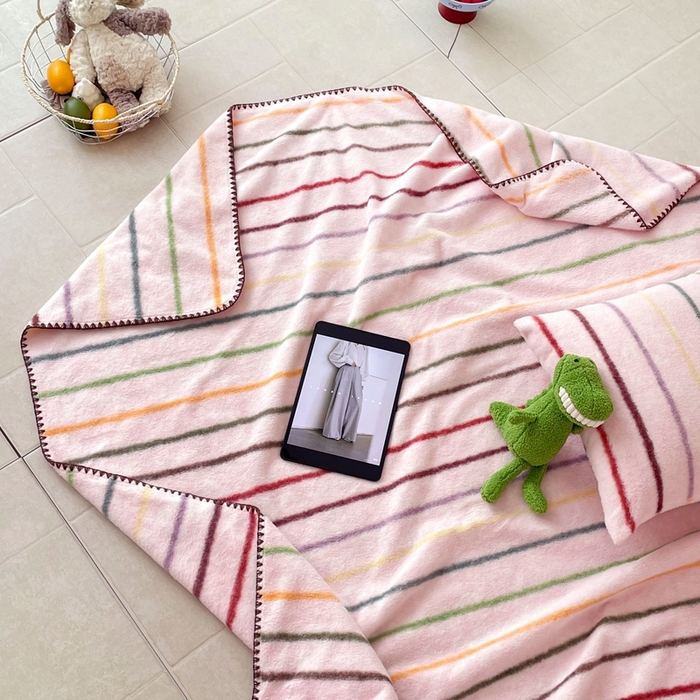 91家纺网 家纺一手货源 找家纺 晚爱家纺（原晚安家居） 2025新款跨境暖羊绒双面绵羊绒沙发毯多功能盖毯 七彩条