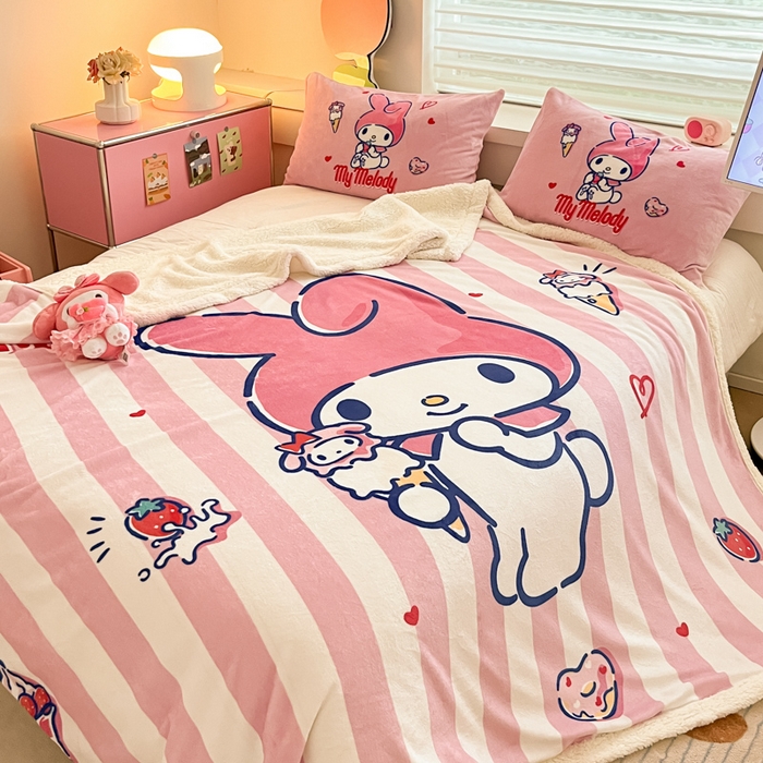 91家纺网 家纺一手货源 找家纺 金爱家 2025新款卡通多功能牛奶绒羊羔绒毛毯 羊羔绒-草莓冰淇淋美乐蒂