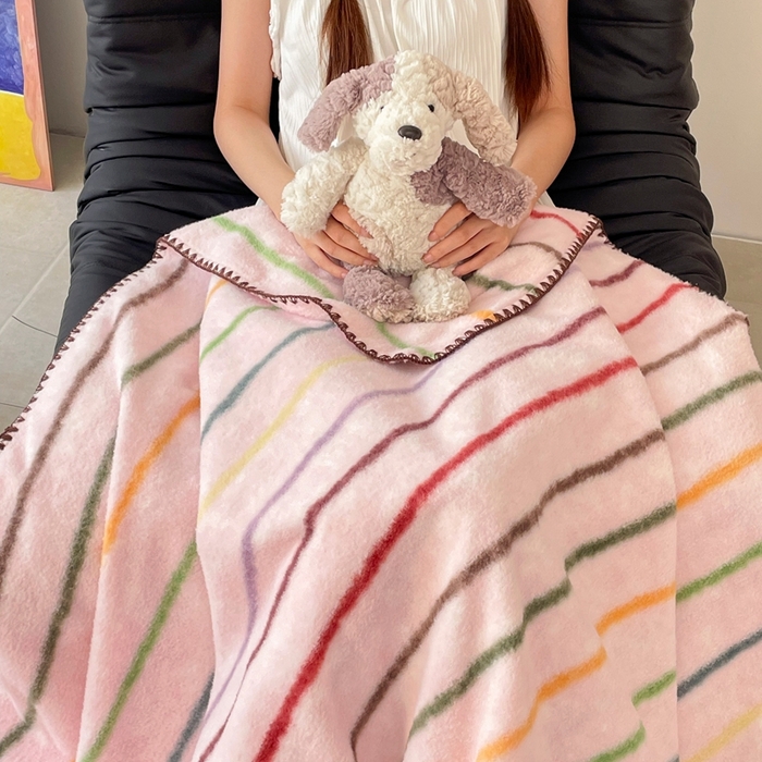 91家纺网 家纺一手货源 找家纺 晚爱家纺（原晚安家居） 2025新款跨境暖羊绒双面绵羊绒沙发毯多功能盖毯 七彩条