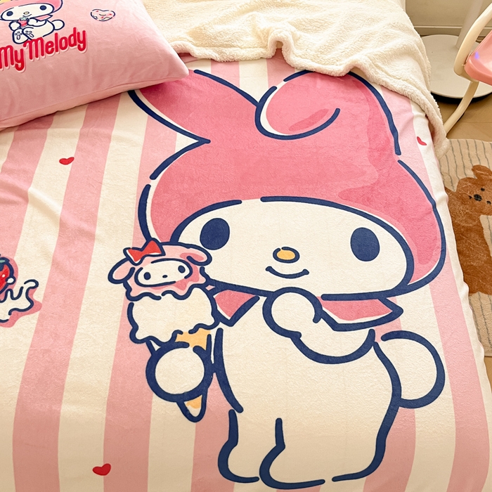 91家纺网 家纺一手货源 找家纺 金爱家 2025新款卡通多功能牛奶绒羊羔绒毛毯 羊羔绒-草莓冰淇淋美乐蒂