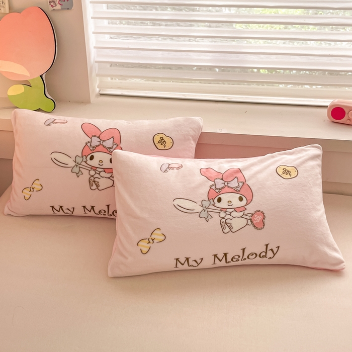 91家纺网 家纺一手货源 找家纺 金爱家 2025新款卡通多功能牛奶绒羊羔绒毛毯 羊羔绒-草莓蛋糕美乐蒂