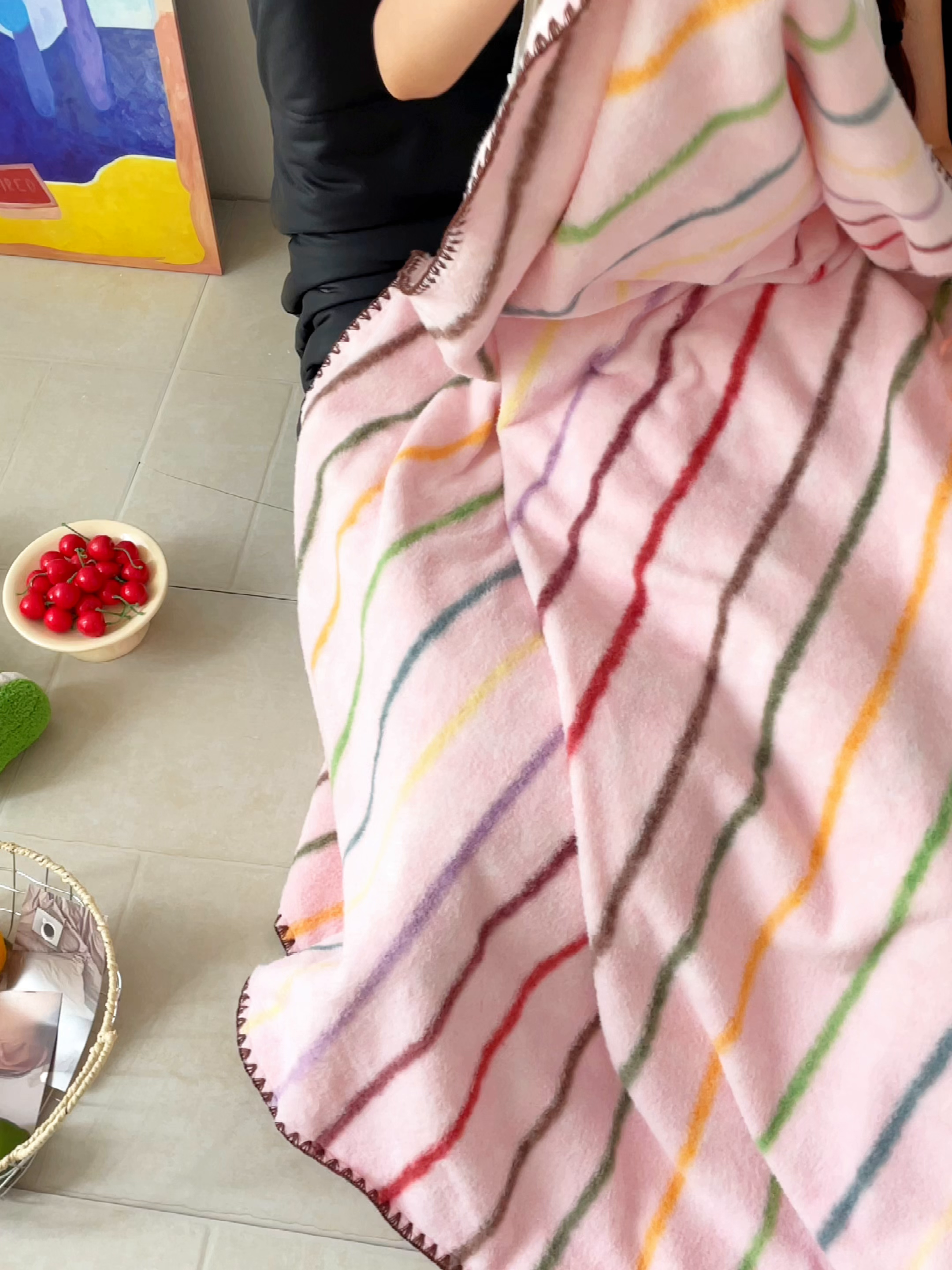 91家纺网 家纺一手货源 找家纺 晚爱家纺（原晚安家居） 2025新款跨境暖羊绒双面绵羊绒沙发毯多功能盖毯 七彩条