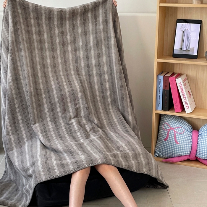 91家纺网 家纺一手货源 找家纺 晚爱家纺（原晚安家居） 2025新款跨境暖羊绒双面绵羊绒沙发毯多功能盖毯 虚幻灰