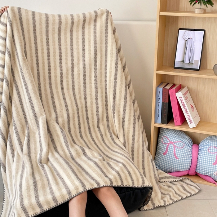 91家纺网 家纺一手货源 找家纺 晚爱家纺（原晚安家居） 2025新款跨境暖羊绒双面绵羊绒沙发毯多功能盖毯 虚幻米