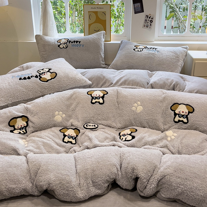 91家纺网 家纺一手货源 找家纺 金爱家 2025新款泰迪绒毛巾绣四件套 泰迪绒-快乐狗