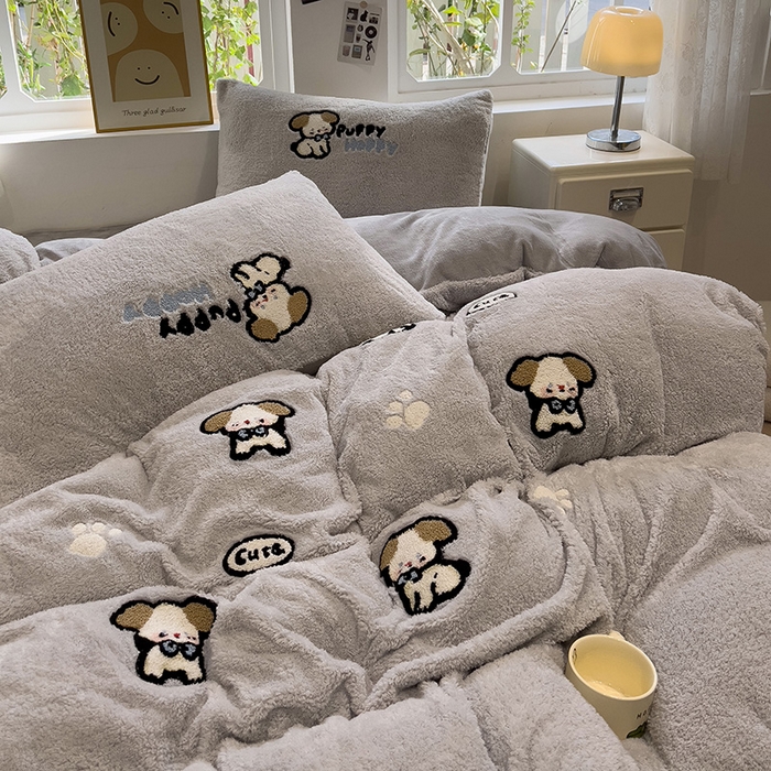 91家纺网 家纺一手货源 找家纺 金爱家 2025新款泰迪绒毛巾绣四件套 泰迪绒-快乐狗