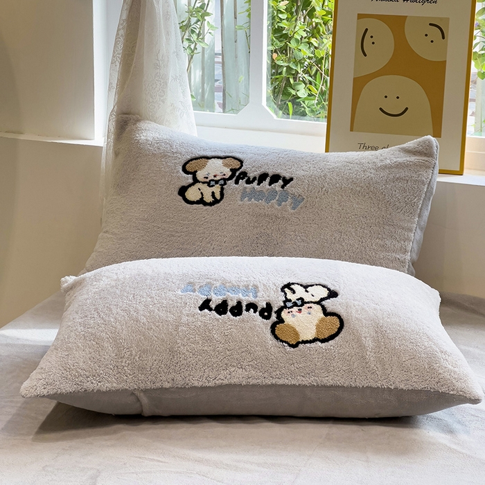 91家纺网 家纺一手货源 找家纺 金爱家 2025新款泰迪绒毛巾绣四件套 泰迪绒-快乐狗