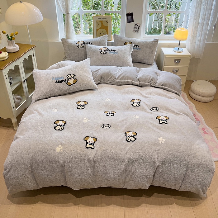 91家纺网 家纺一手货源 找家纺 金爱家 2025新款泰迪绒毛巾绣四件套 泰迪绒-快乐狗