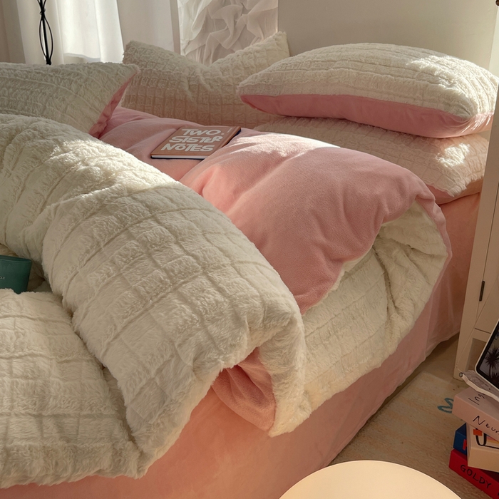 金爱家 2025新款全消光牛奶绒A类纯色獭兔毛绒立体牛奶绒四件套 奶白粉