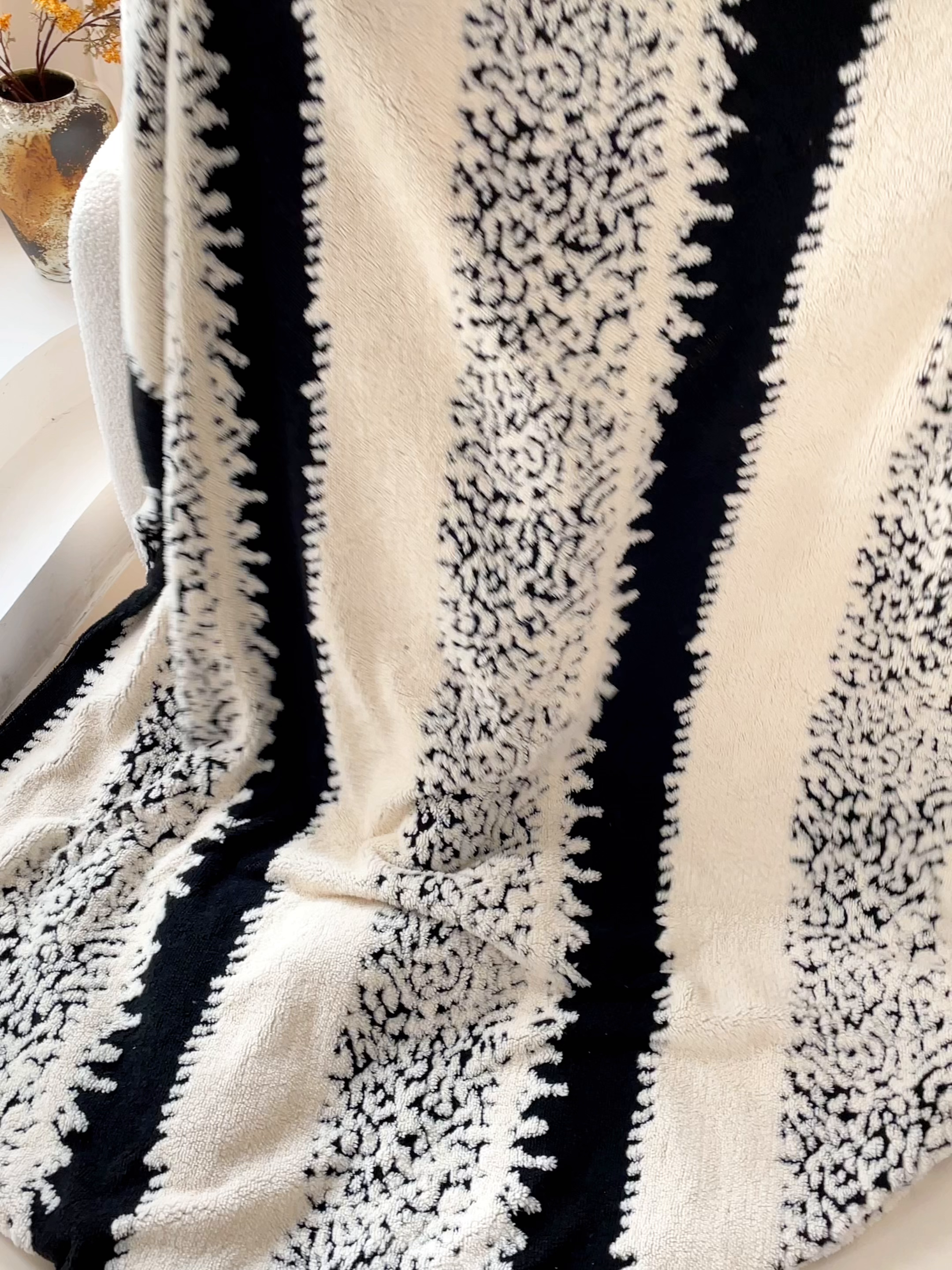 91家纺网 家纺一手货源 找家纺 （总）晚爱家纺（原晚安家居） 2025新款跨境多功能盖毯沙发毯双面印花舒棉绒毛毯