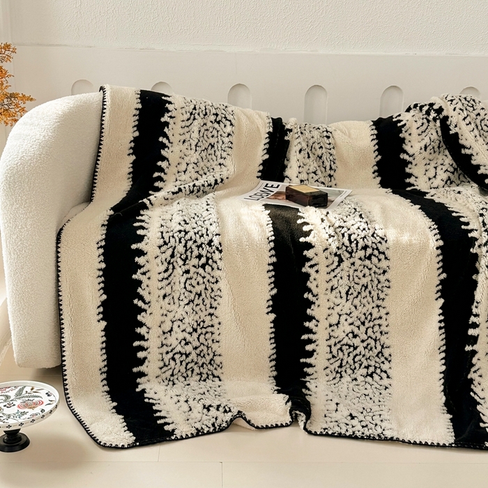 91家纺网 家纺一手货源 找家纺 晚爱家纺（原晚安家居） 2025新款跨境多功能盖毯沙发毯双面印花舒棉绒毛毯 时光条