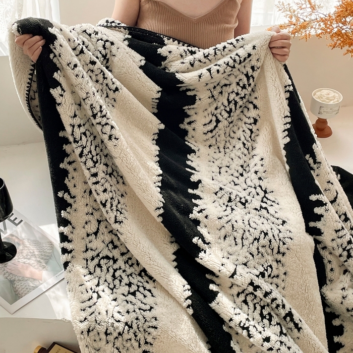 91家纺网 家纺一手货源 找家纺 晚爱家纺（原晚安家居） 2025新款跨境多功能盖毯沙发毯双面印花舒棉绒毛毯 时光条