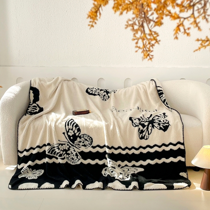 91家纺网 家纺一手货源 找家纺 晚爱家纺（原晚安家居） 2025新款跨境多功能盖毯沙发毯双面印花舒棉绒毛毯 黑蝴蝶