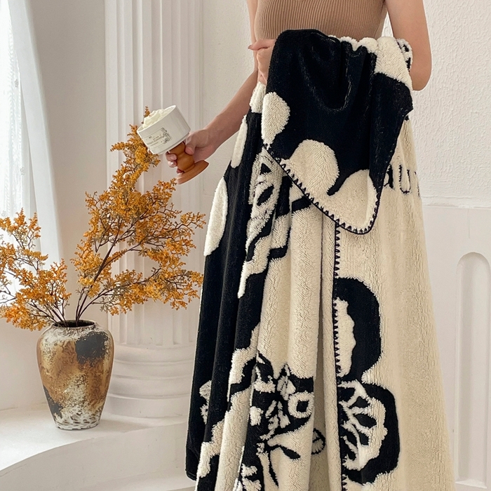 91家纺网 家纺一手货源 找家纺 晚爱家纺（原晚安家居） 2025新款跨境多功能盖毯沙发毯双面印花舒棉绒毛毯 黑蝴蝶