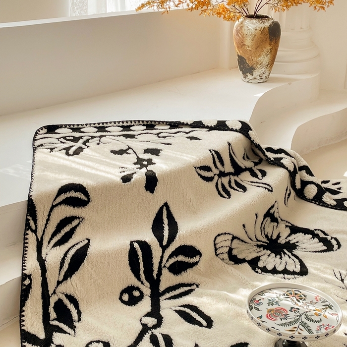 91家纺网 家纺一手货源 找家纺 晚爱家纺（原晚安家居） 2025新款跨境多功能盖毯沙发毯双面印花舒棉绒毛毯 蝴蝶树