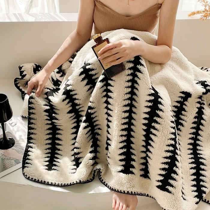 91家纺网 家纺一手货源 找家纺 晚爱家纺（原晚安家居） 2025新款跨境多功能盖毯沙发毯双面印花舒棉绒毛毯 节节高