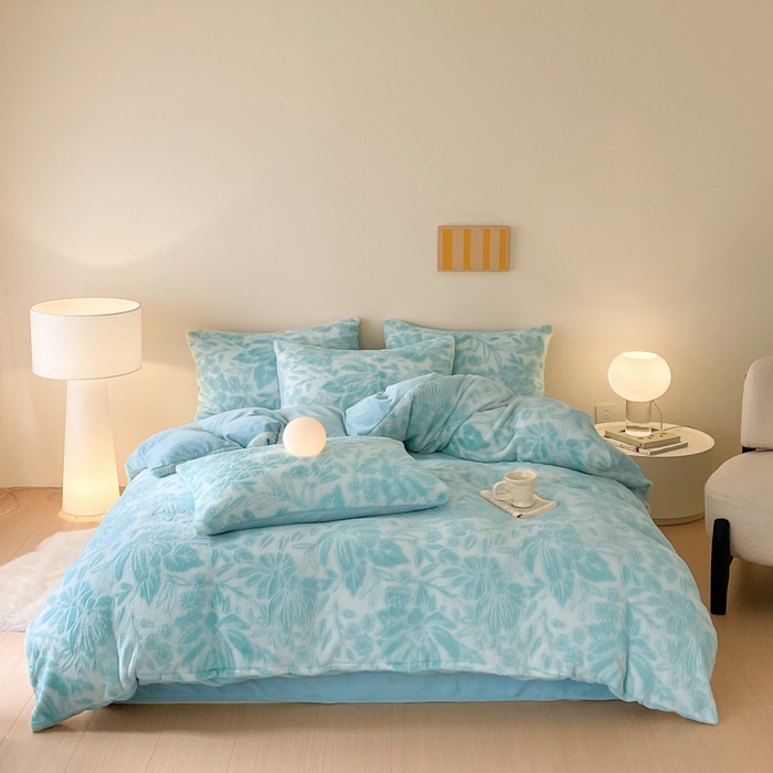 91家纺网 家纺一手货源 找家纺 金爱家 2025新款全消光牛奶绒A类纯色獭兔毛绒立体牛奶绒四件套 兔毛繁花绿色