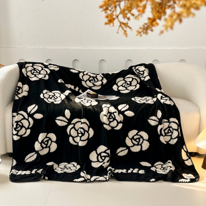 91家纺网 家纺一手货源 找家纺 晚爱家纺（原晚安家居） 2025新款跨境多功能盖毯沙发毯双面印花舒棉绒毛毯 山茶花