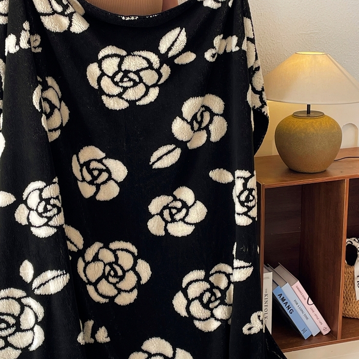 91家纺网 家纺一手货源 找家纺 晚爱家纺（原晚安家居） 2025新款跨境多功能盖毯沙发毯双面印花舒棉绒毛毯 山茶花