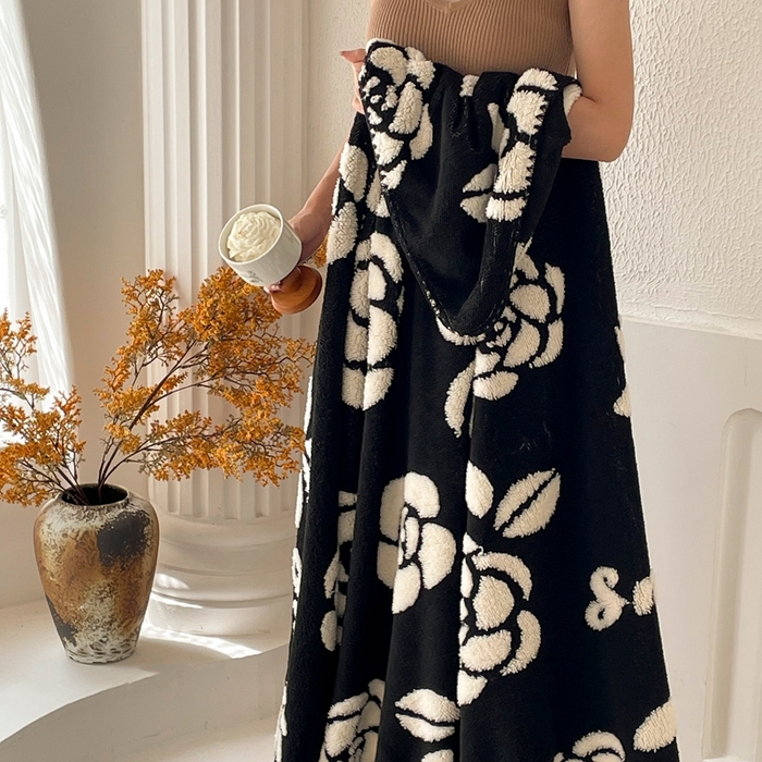 91家纺网 家纺一手货源 找家纺 晚爱家纺（原晚安家居） 2025新款跨境多功能盖毯沙发毯双面印花舒棉绒毛毯 山茶花