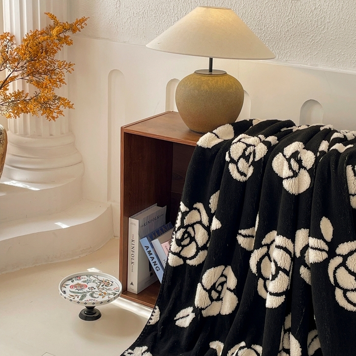 91家纺网 家纺一手货源 找家纺 晚爱家纺（原晚安家居） 2025新款跨境多功能盖毯沙发毯双面印花舒棉绒毛毯 山茶花
