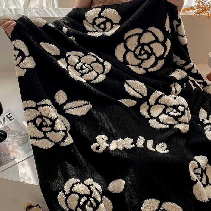 91家纺网 家纺一手货源 找家纺 晚爱家纺（原晚安家居） 2025新款跨境多功能盖毯沙发毯双面印花舒棉绒毛毯 山茶花